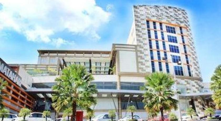 Grand Qin Hotel Banjarbaru Exterior photo